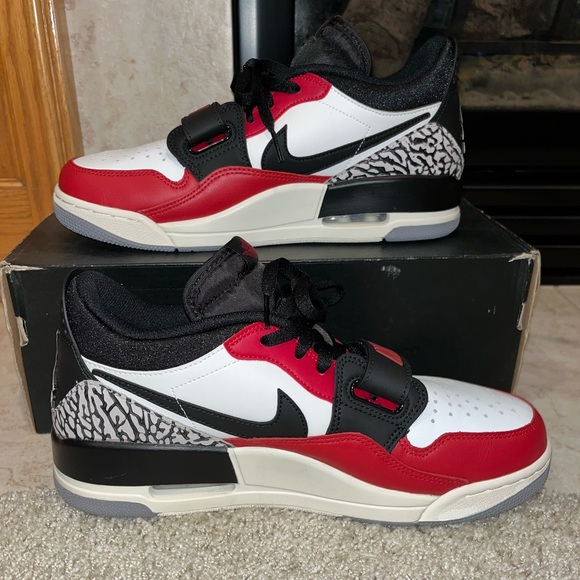 Nike Air Jordan Legacy 312 Low Chicago White Red Black CD7069-106 Shoes NEW 🔥🔥 - Picture 7 of 8
